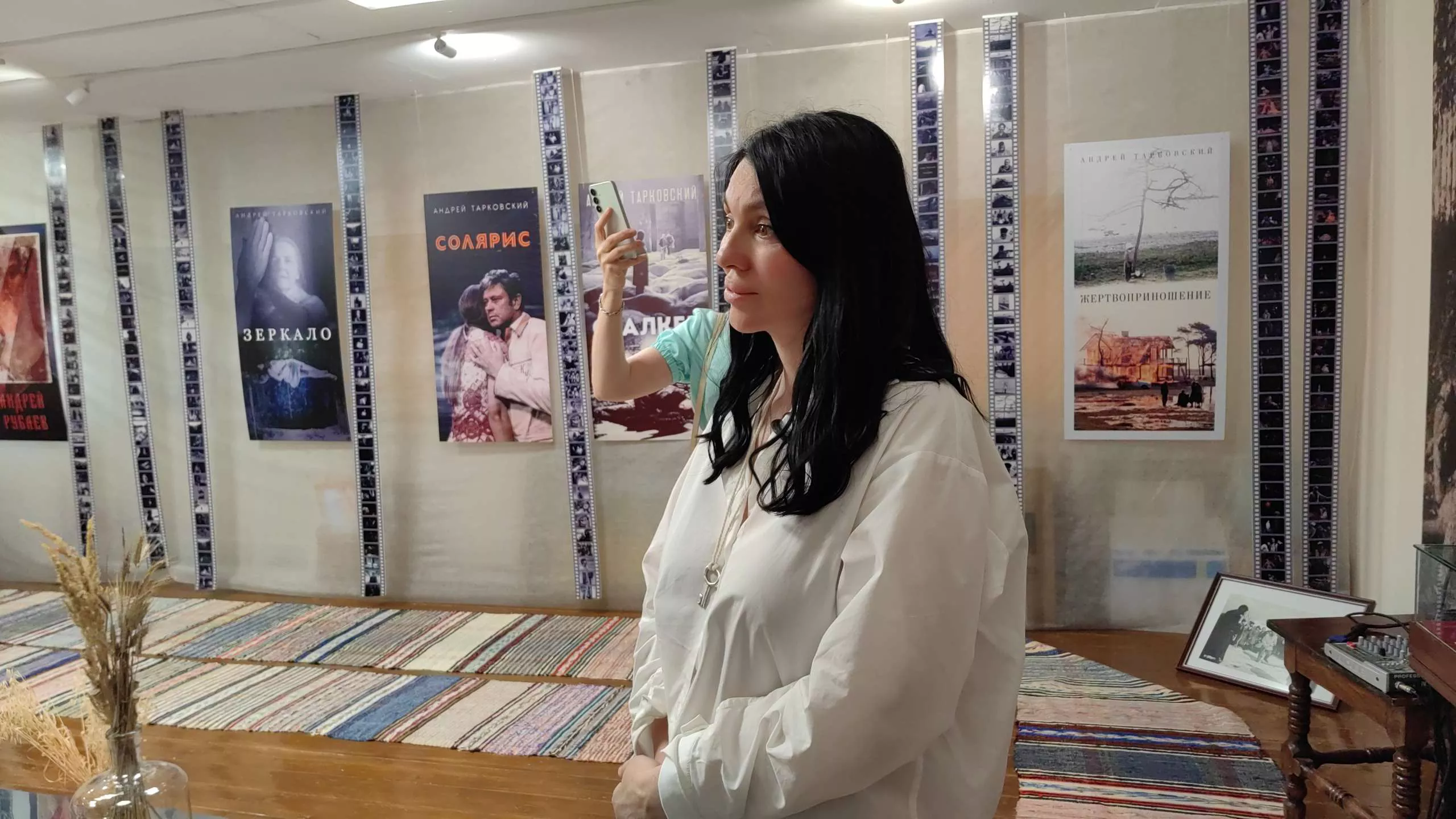 Екатерина Тарковская в музее Андрея Тарковского в Завражье