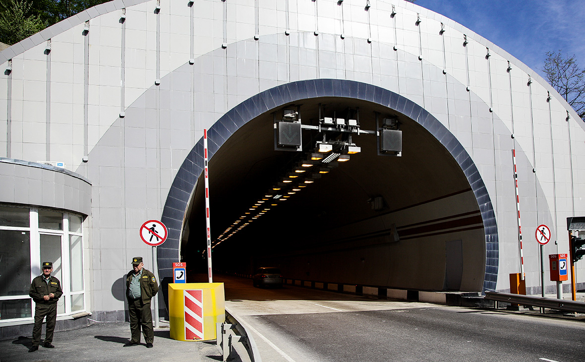 Тоннель автодороги Джубга &mdash; Сочи
