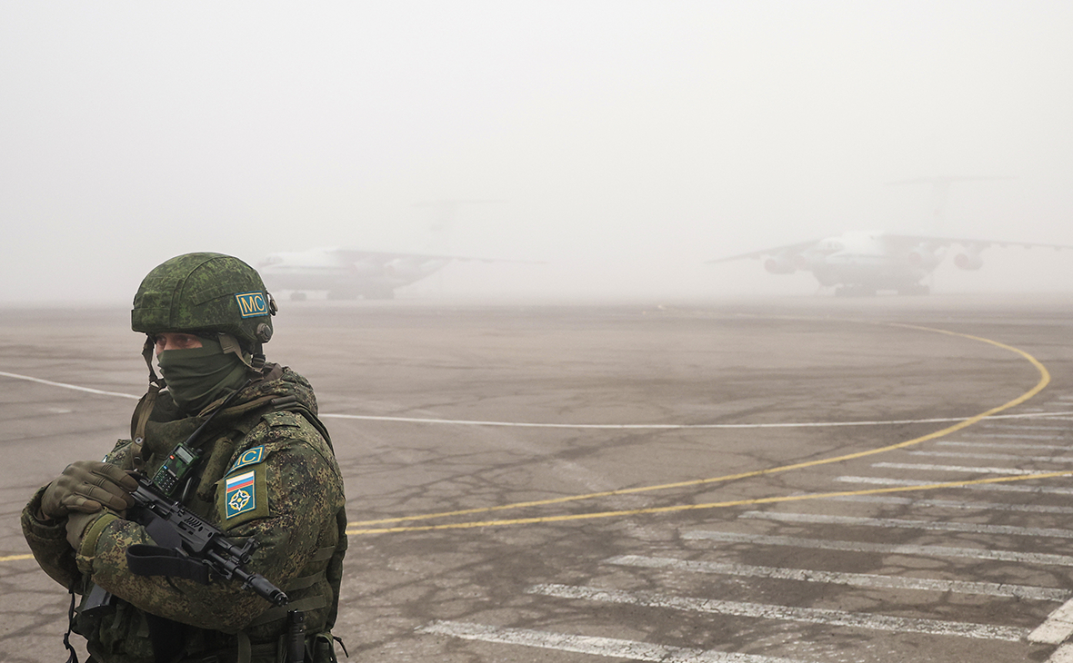 Силы ОДКБ на территории международного аэропорта Алма-Аты