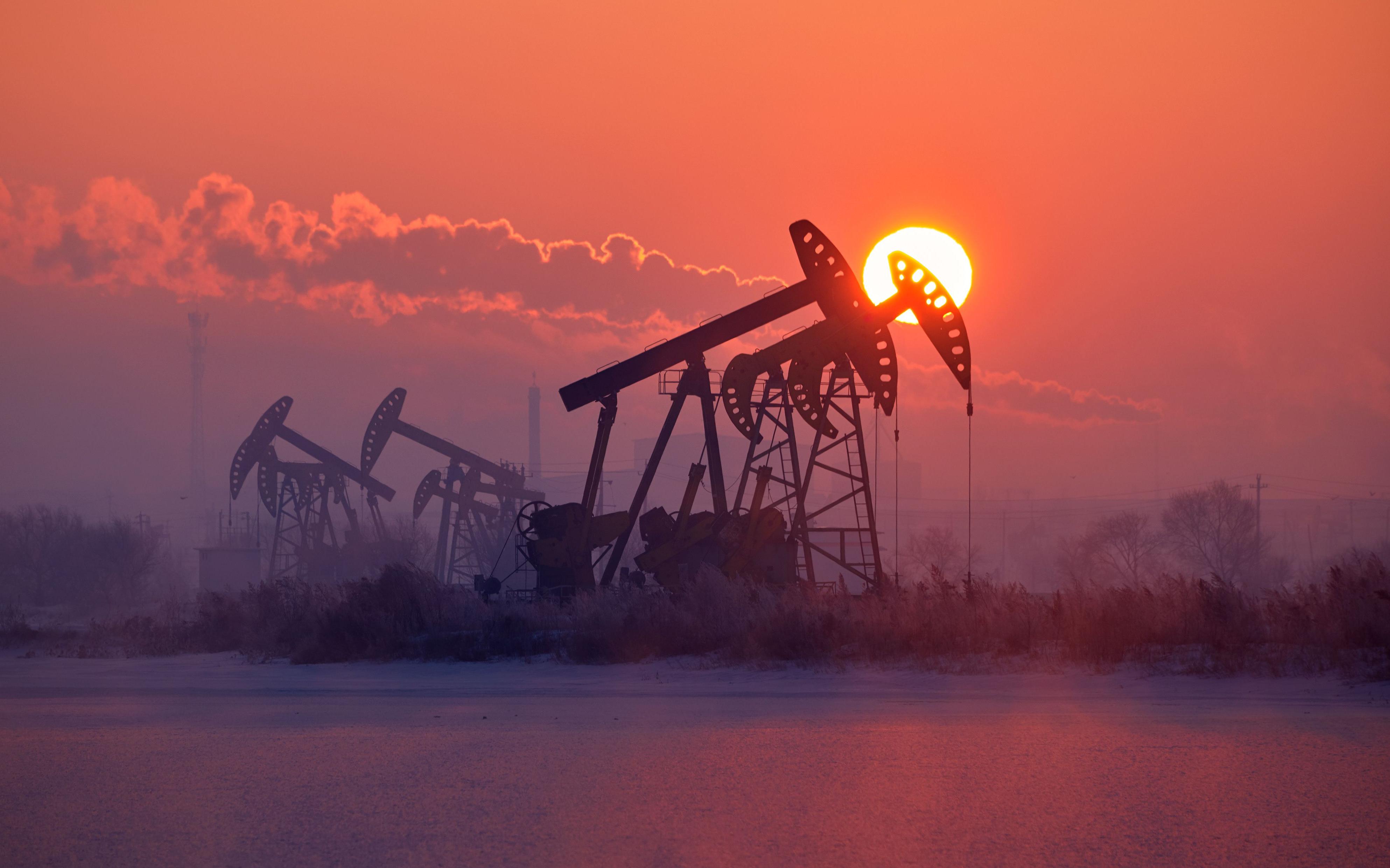 «Индикатор успеха санкций»: что означает дисконт российской нефти Urals к Brent