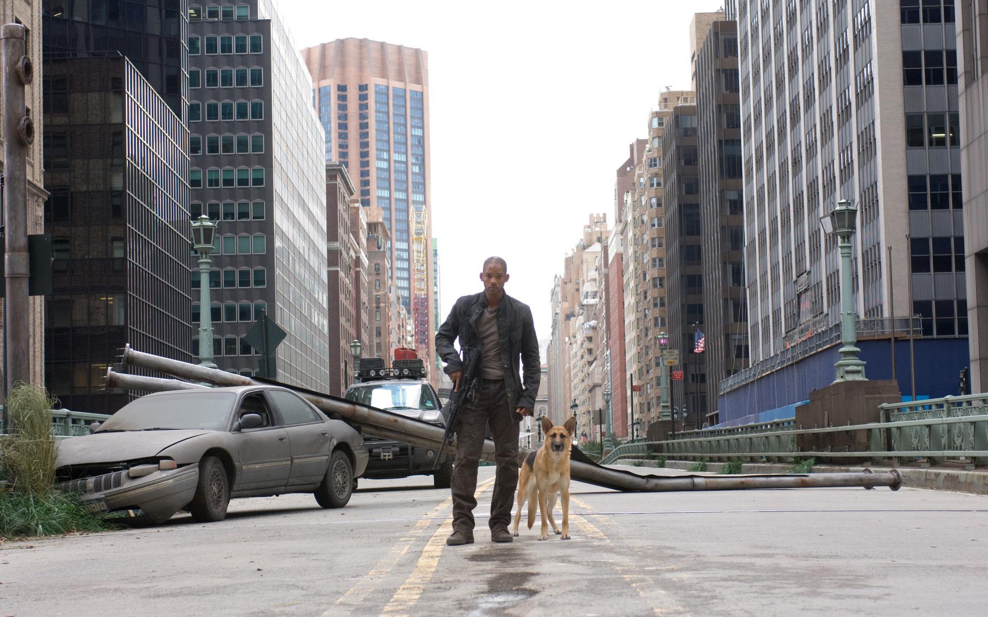 Кадр из фильма &laquo;Я&nbsp;&mdash; легенда&raquo;, где действие происходит в постапокалипсис