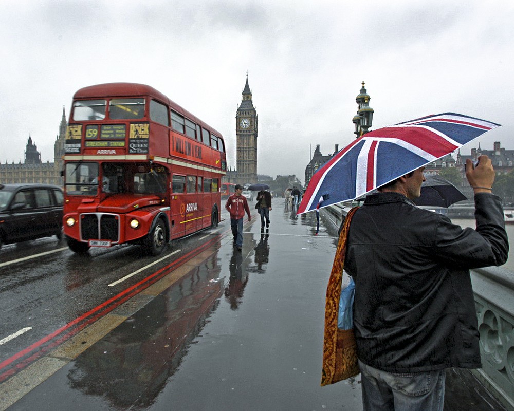 Дождь в лондоне. Дождливая Англия. Дождливый Лондон. Климат Лондона.
