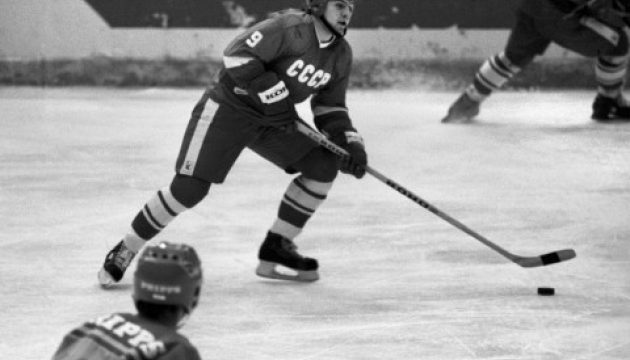 Скончался знаменитый советский хоккеист Владимир Крутов
