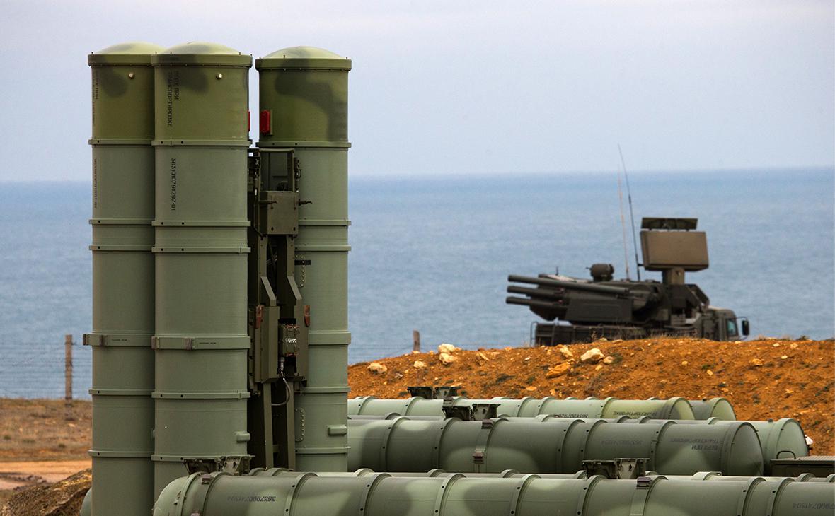 Путин поручил повысить выпуск средств ПВО и контрбатарейной борьбы