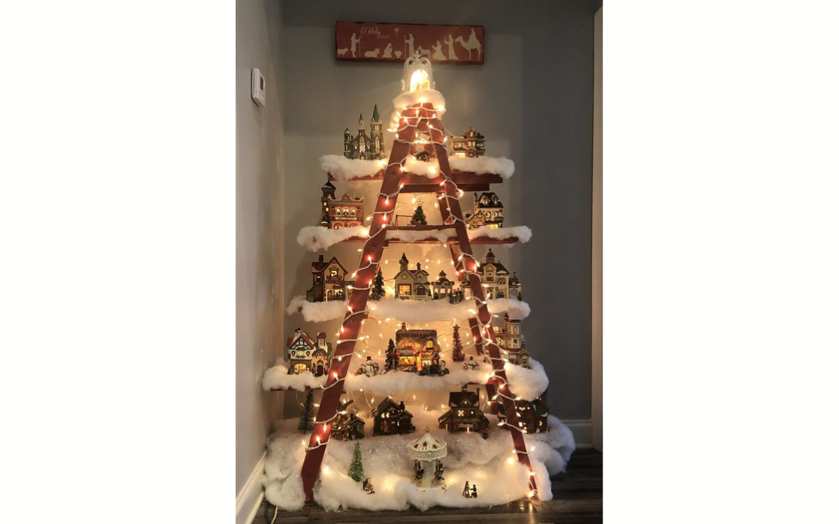 Елка из стремянки