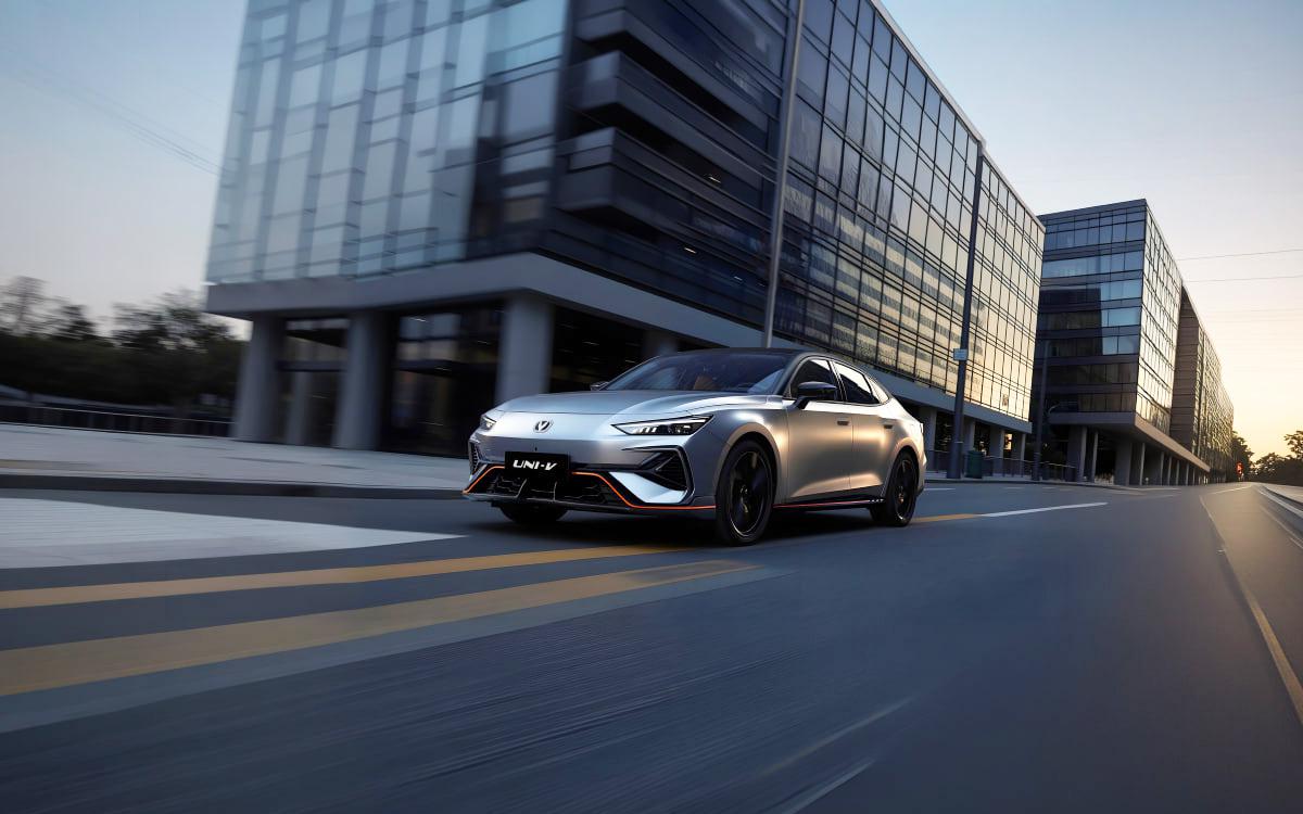 Changan показал обновленный Uni-V для России. У него новый мотор