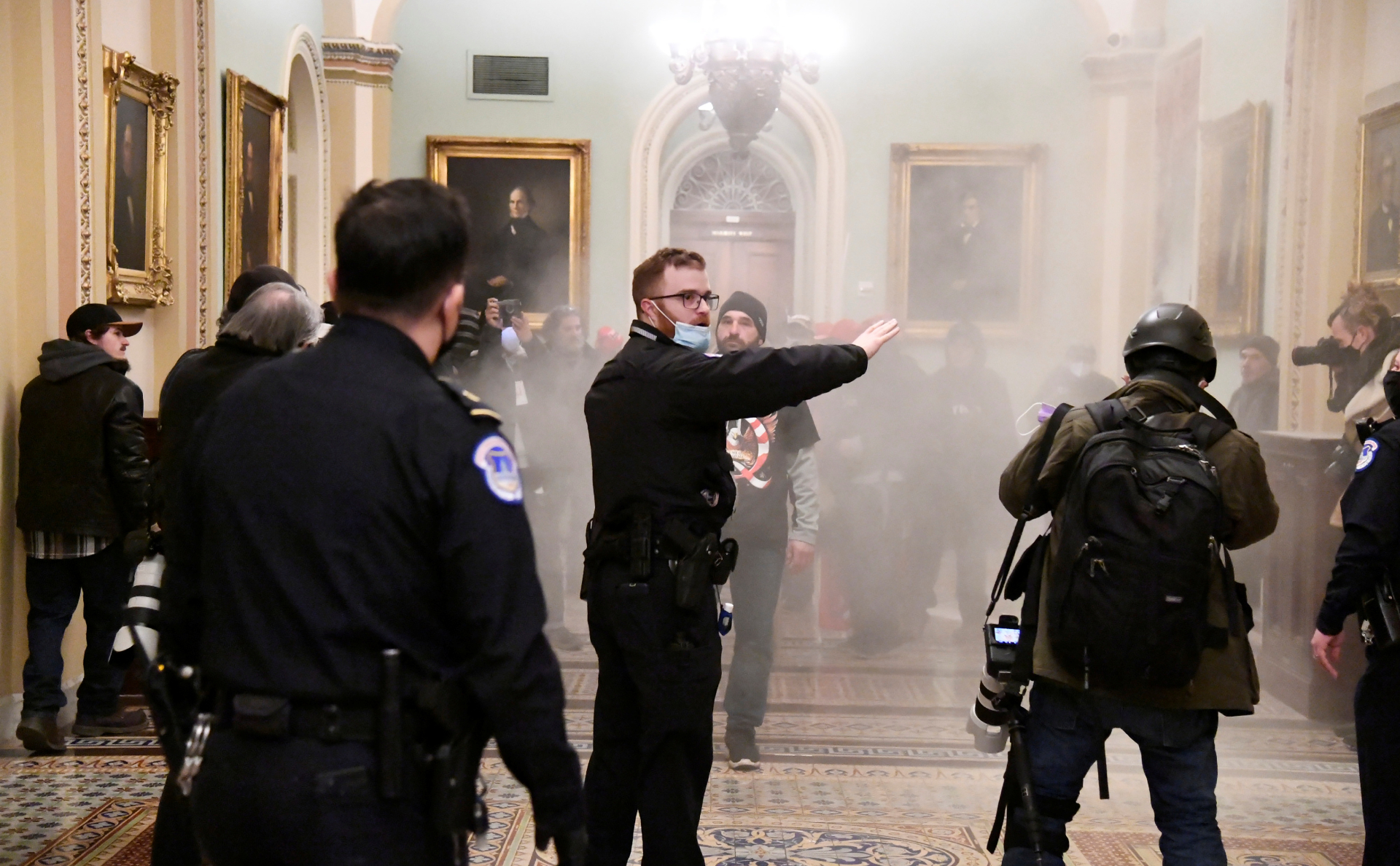 Полиция в здании Капитолия