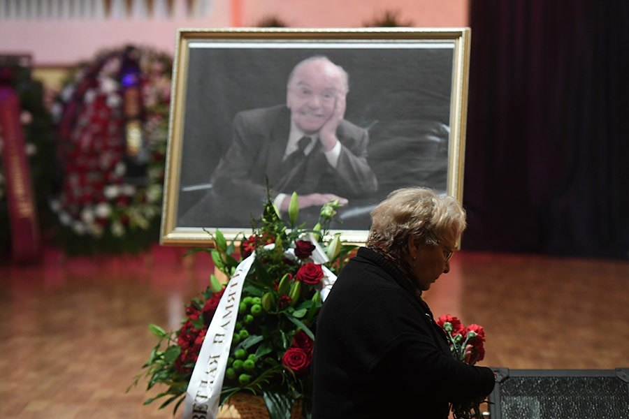 Владимир Шаинский умер ​26 декабря 2017 года в своем доме в США. Ему было 92 года. Композитора похоронят на Троекуровском кладбище в Москве.
&nbsp;
