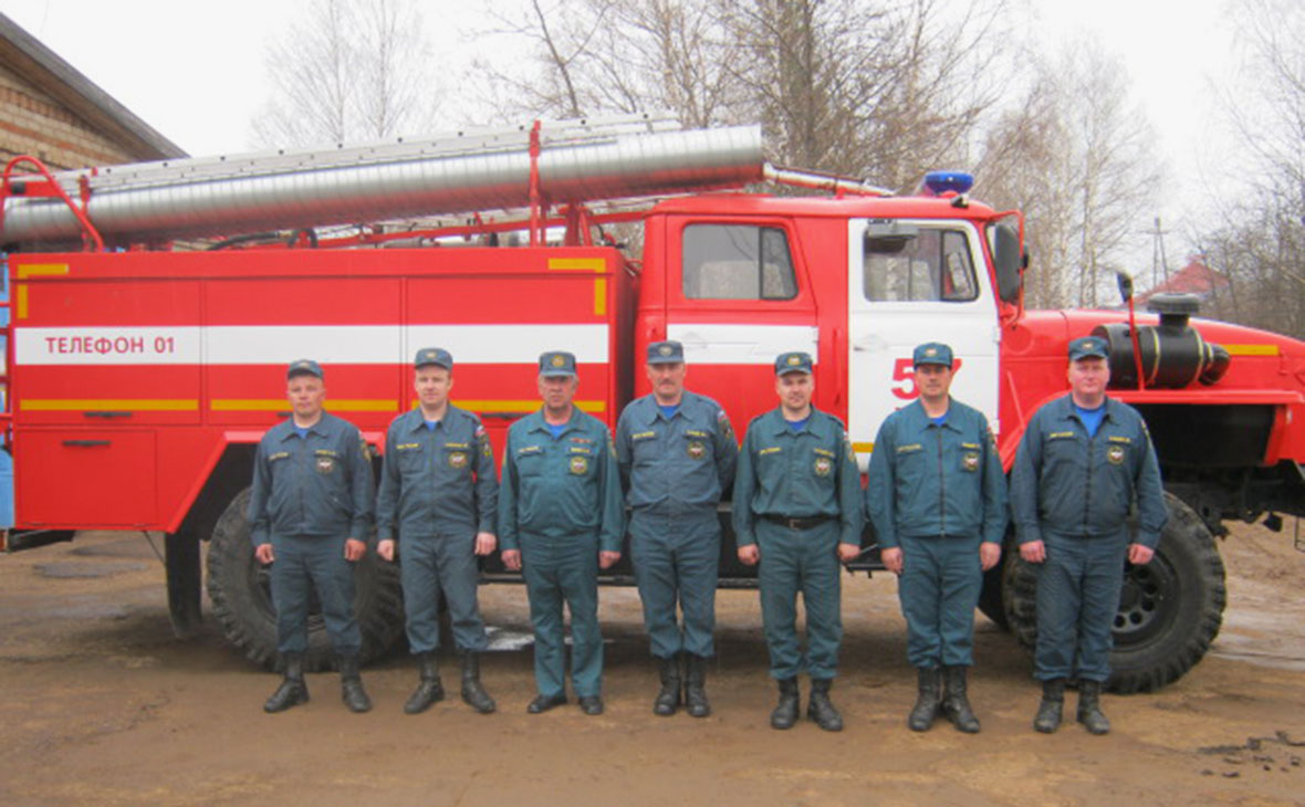Сотрудники пожарной части № 57