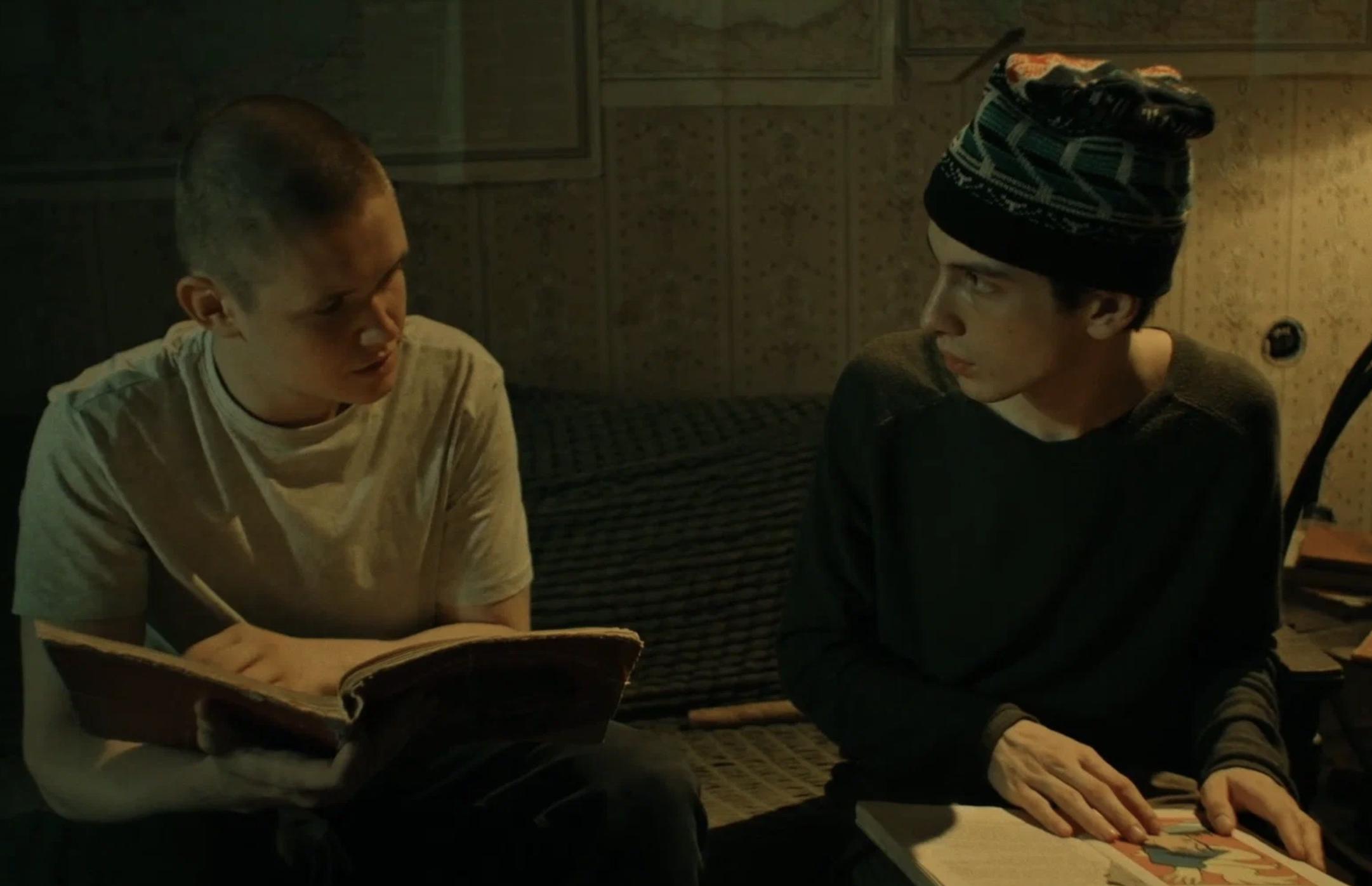 Олег Чугунов и Марк Эйдельштейн в сериале «Путешествие на солнце и обратно»