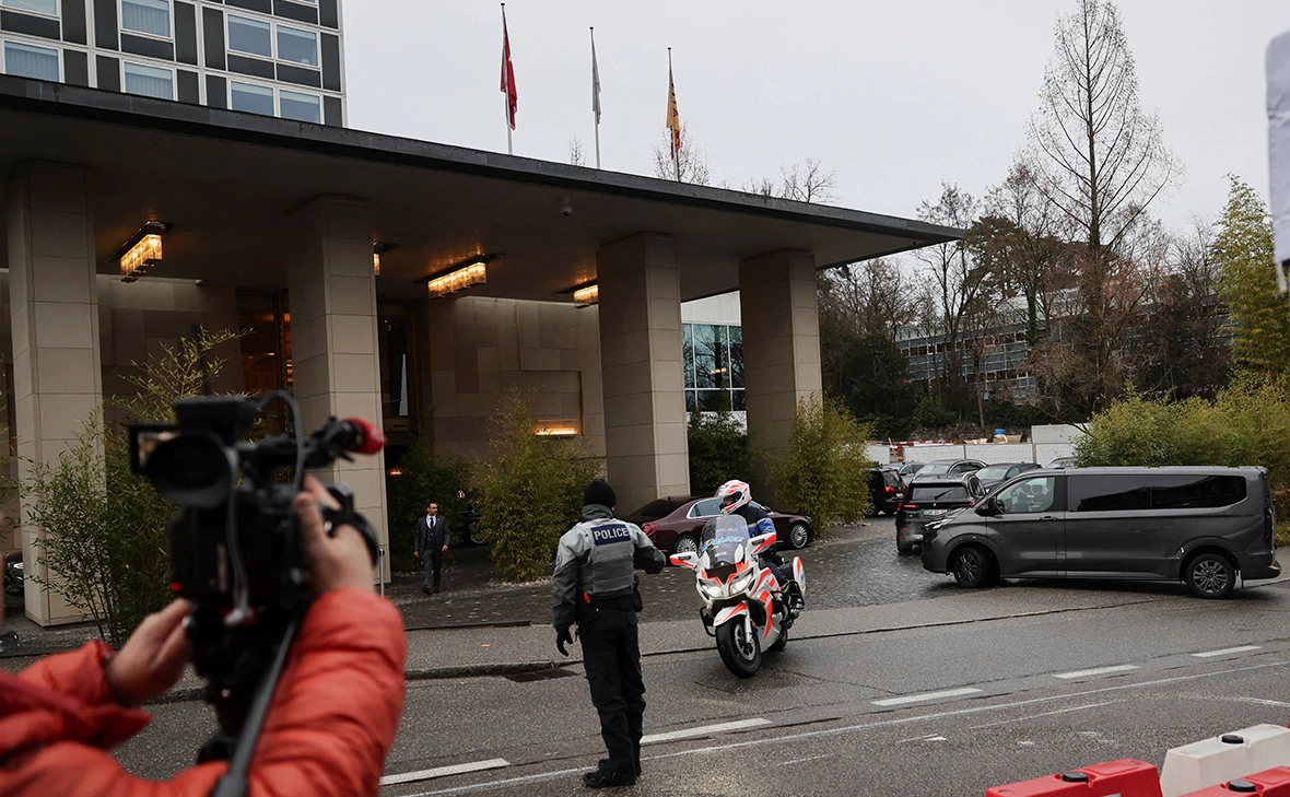 Pierre Albouy / Reuters