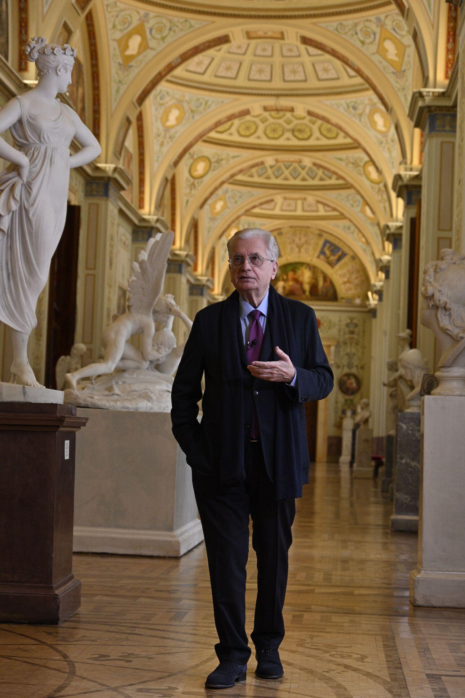 Михаил Пиотровский