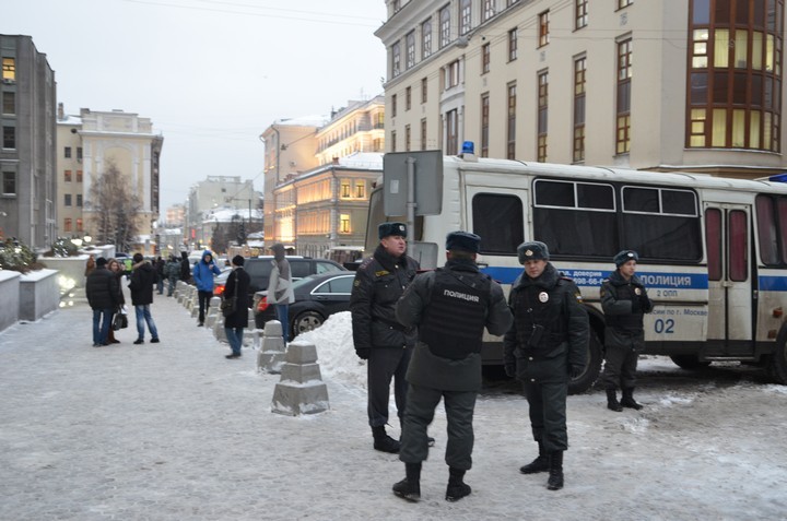 Возле Совета Федерации задержали противников "закона Димы Яковлева"