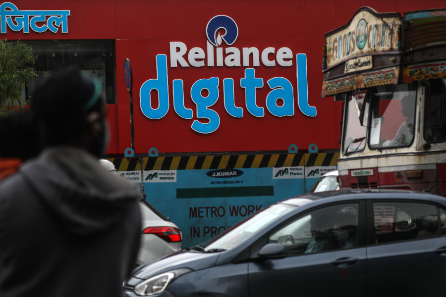 Вывеска сети магазинов бытовой электроники Reliance Digital&nbsp;в Мумбаи, Индия