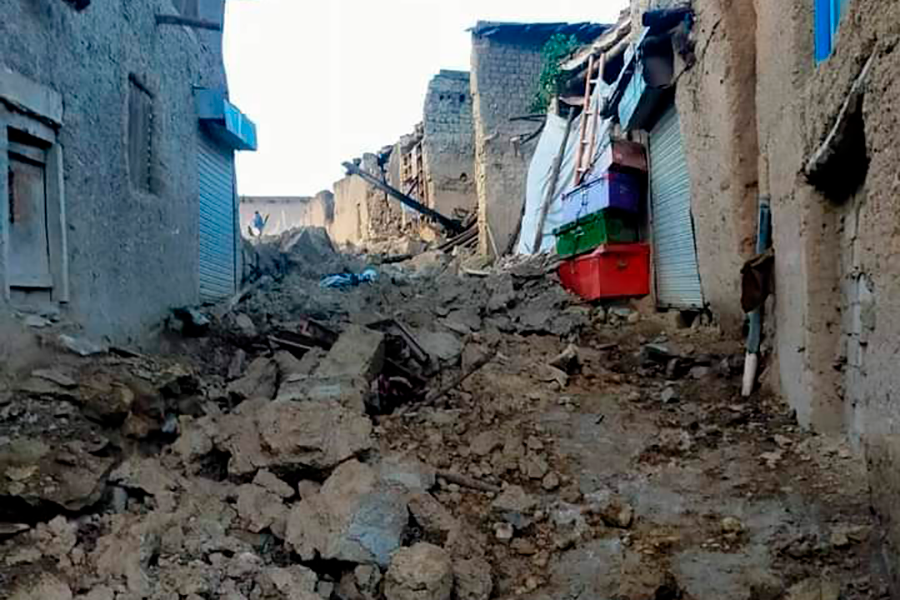 Землетрясение в Афганистане сейчас. В Афганистане произошло землетрясение магнитудой 5. Разрушение домов. Землетрясение 9 апреля