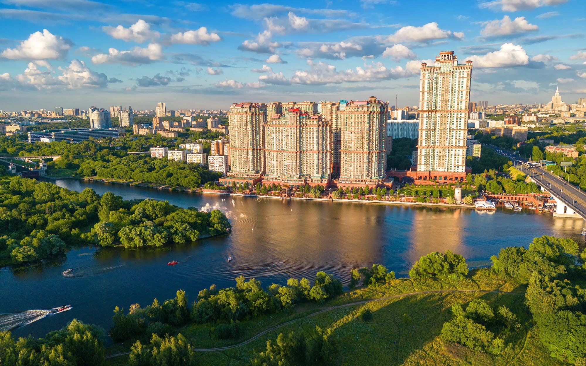 Иностранные художники разрисуют фасады в Москве к ЧМ-2018 :: Город :: РБК  Недвижимость