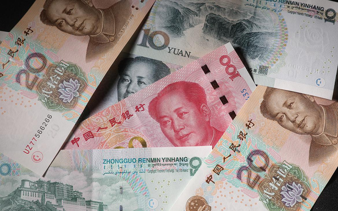 «Ведомости» узнали об отказе банков Китая принимать юани из России