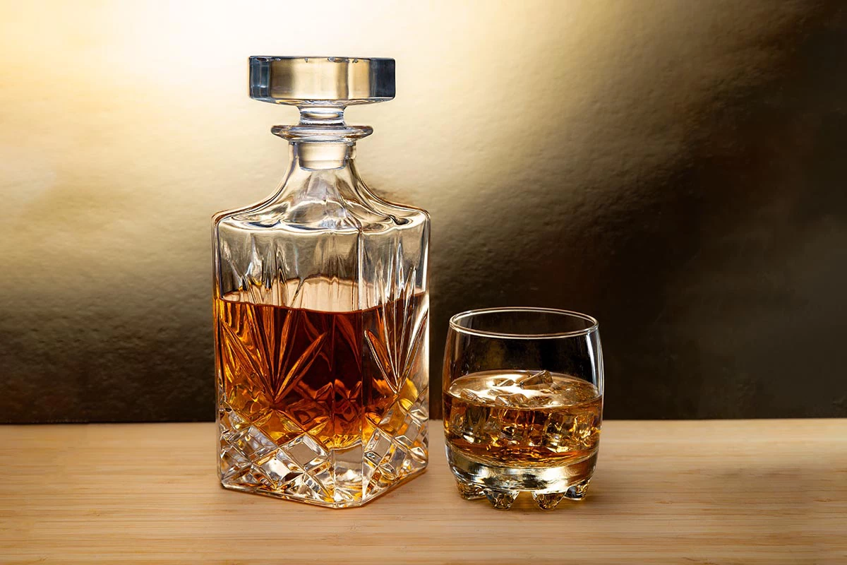 Купажированный виски может быть изготовлен из купажа солодового и зернового виски, из купажа только солодовых виски или только зерновых