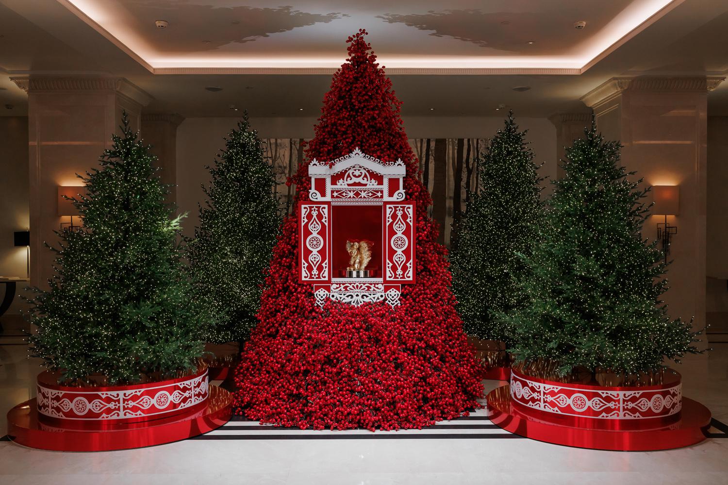 Лобби отеля Four Seasons Hotel