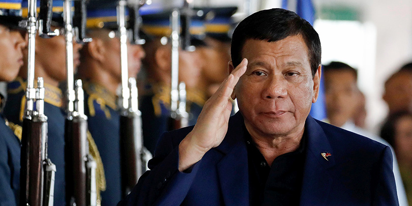 Президент Филиппин разрешил военным пристрелить его