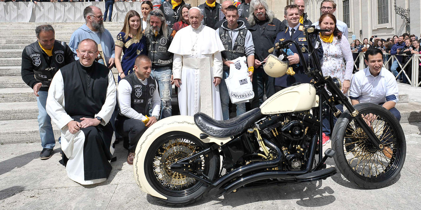 Фото: Photo Vatikan & Jesus Biker