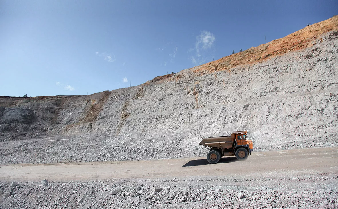 petropavlovskplc.com