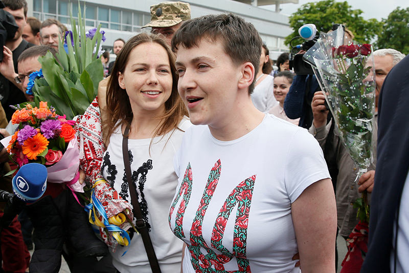Надежда Савченко с сестрой Верой