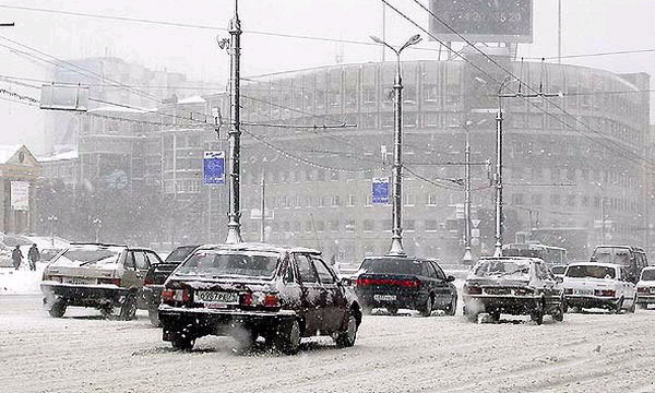 На московских улицах снеготаялки заменят реагенты