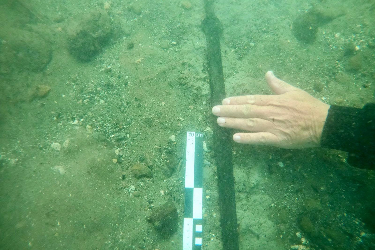 В итальянском озере Меццано нашли меч возрастом 3000 лет