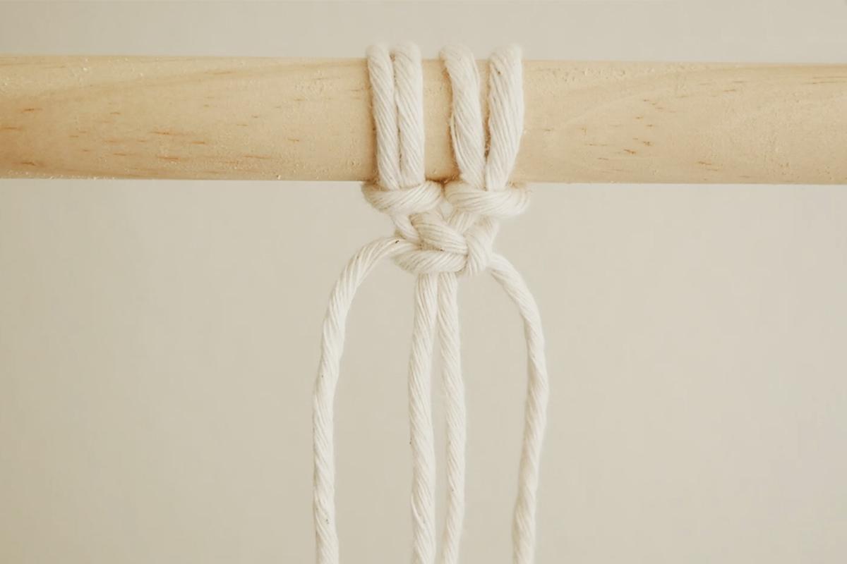 Квадратный узел — один из базовых узлов в макраме