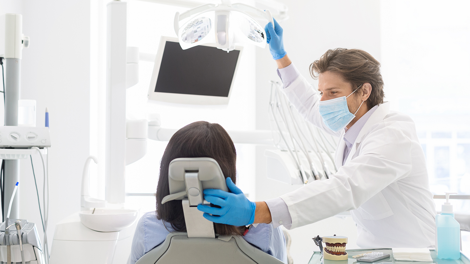 Эти стоматологические услуги доступны по ОМС. Список