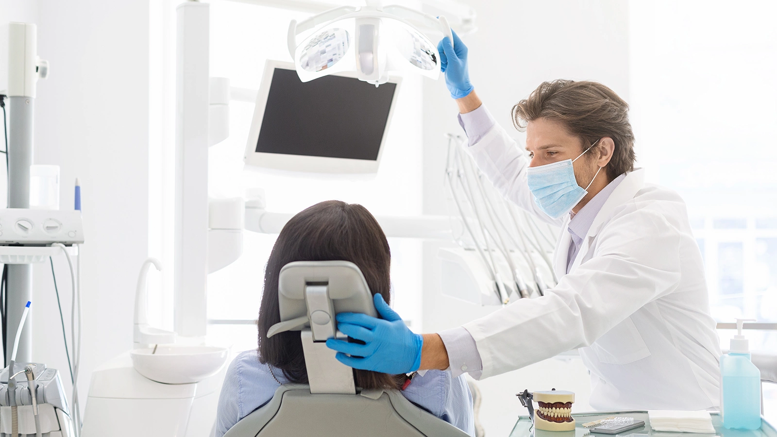 Эти стоматологические услуги доступны по ОМС. Список