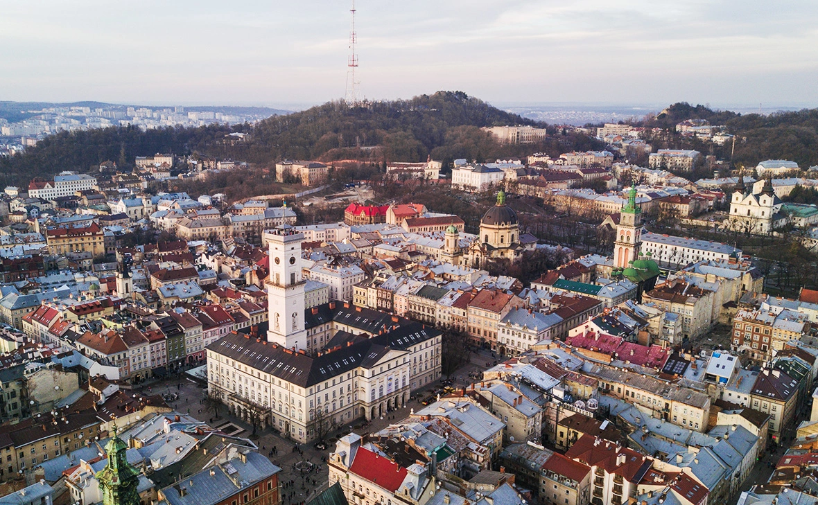 Diana Grytsku / Shutterstock