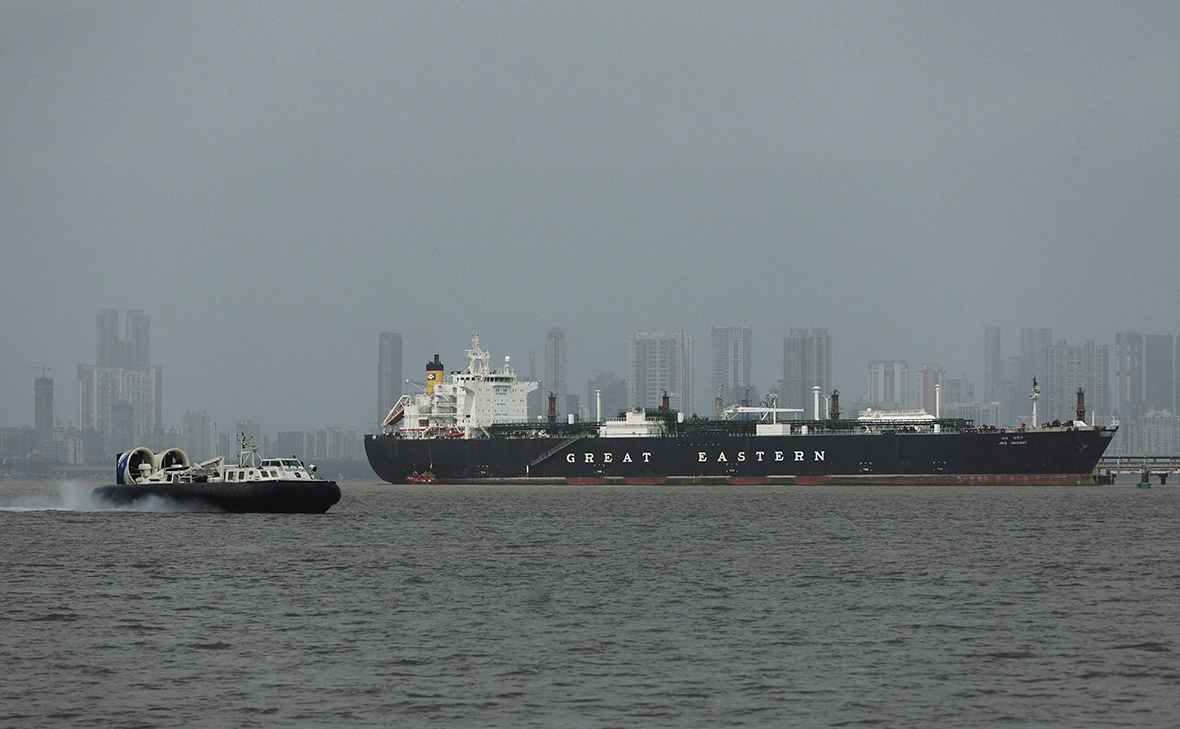 Francis Mascarenhas / Reuters