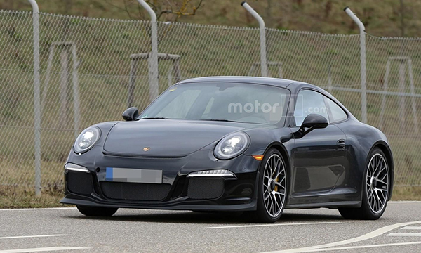 Спортивное купе Porsche 911 R рассекретили до премьеры