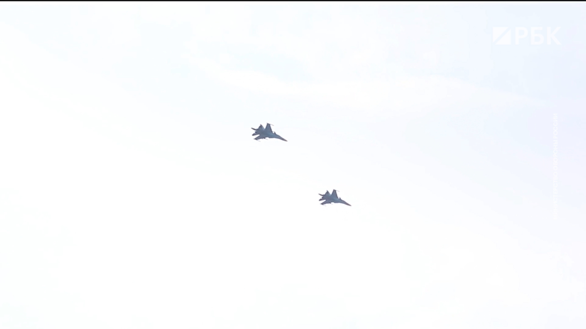 Минобороны показало видео авиаудара Су-34 по объектам ВСУ