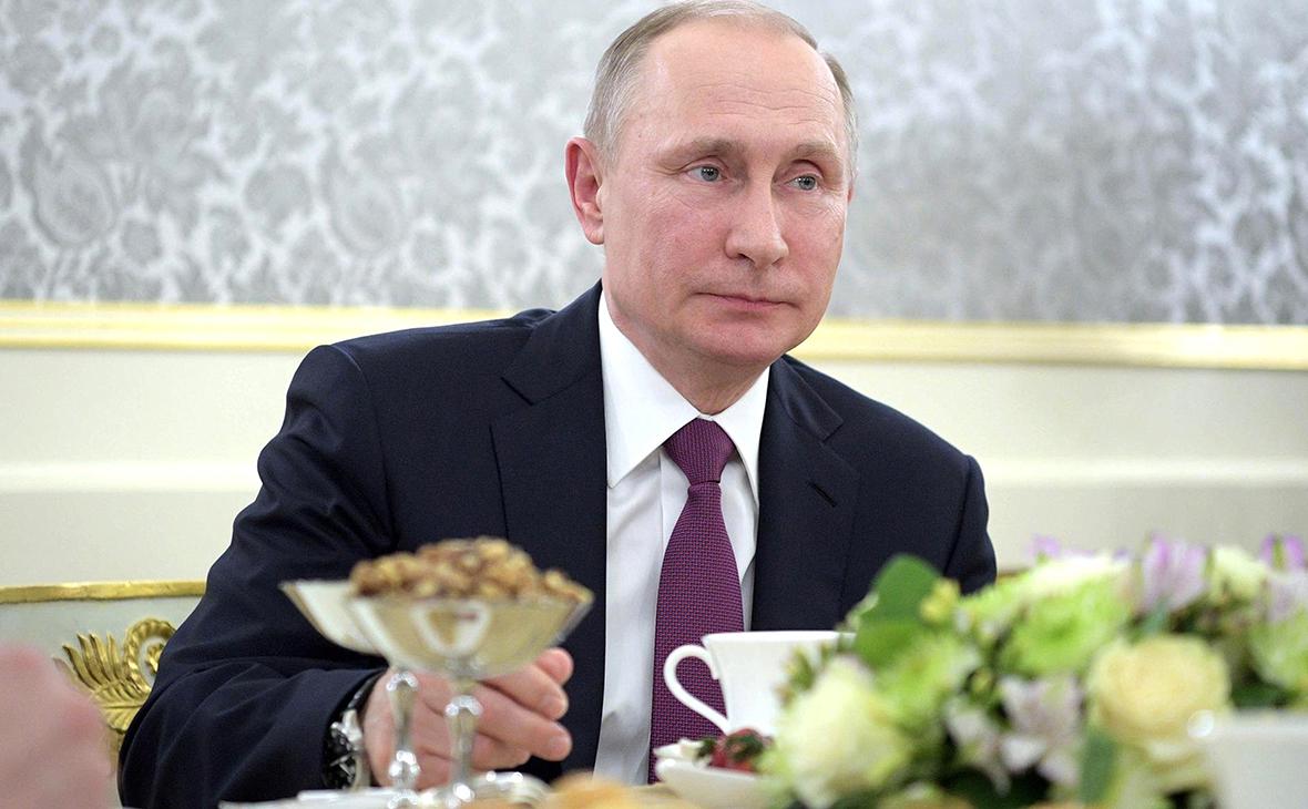 Путин заявил, что в своё время мог съесть сразу 10 яиц с утра