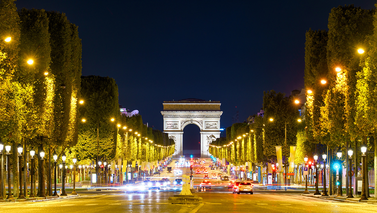 Как готовить коктейль, который создали в честь Елисейских Полей