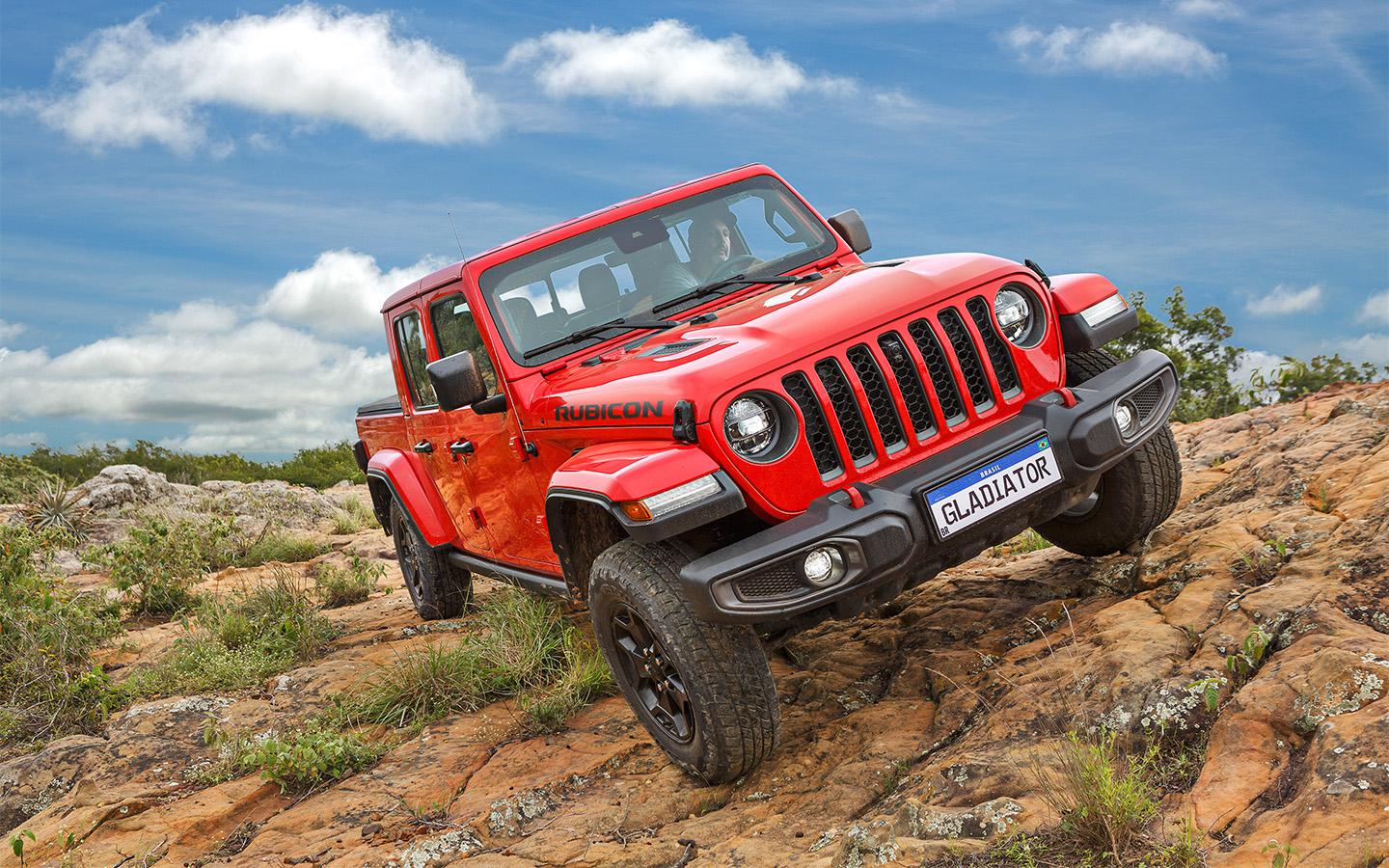 Jeep отзовет более 1,3 млн внедорожников. Они рискуют загореться