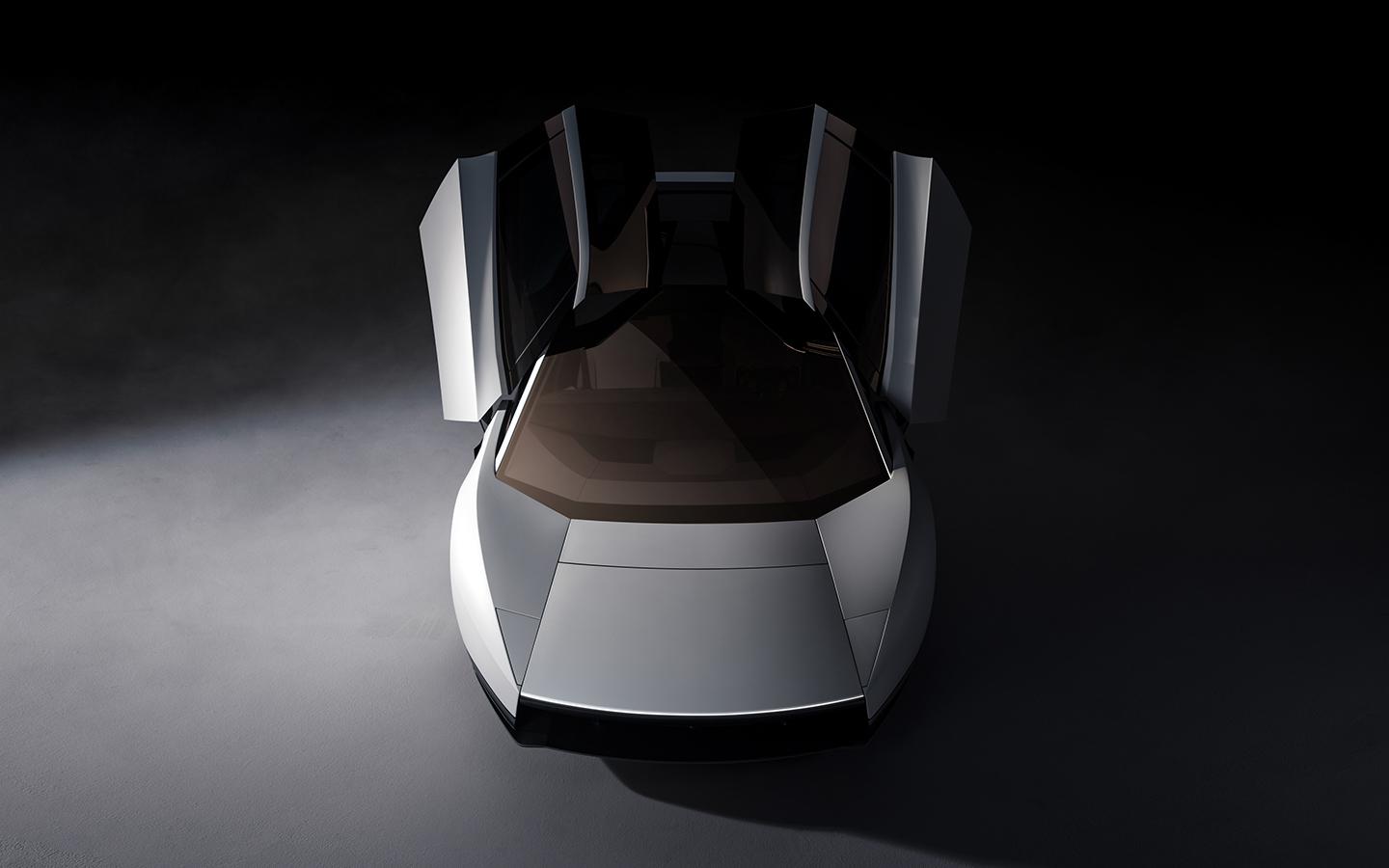 «Это никому не нужно». Как автолюбители оценили новую Tesla Roadster
