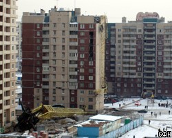 Версия: Причина падения крана на дом в Петербурге - отказ тормозов