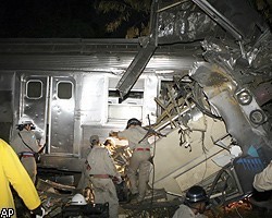 Железнодорожная авария на Манхэттене: поезд врезался в забор