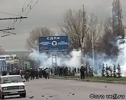 В Бишкеке толпа громит дом премьер-министра Киргизии