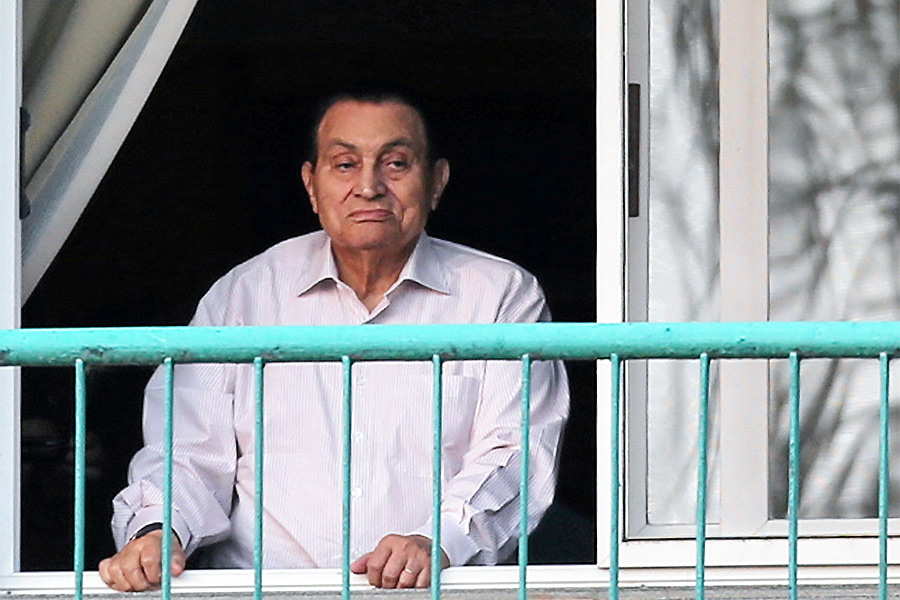 В апреле 2015 года иранское информационное агентство Fars сообщило о смерти экс-президента Египта Хосни Мубарака. Позднее информацию о кончине политика опровергли врачи каирского военного госпиталя, заявившие, что его состояние после недомогания стабилизировалось и он находится в добром здравии.
