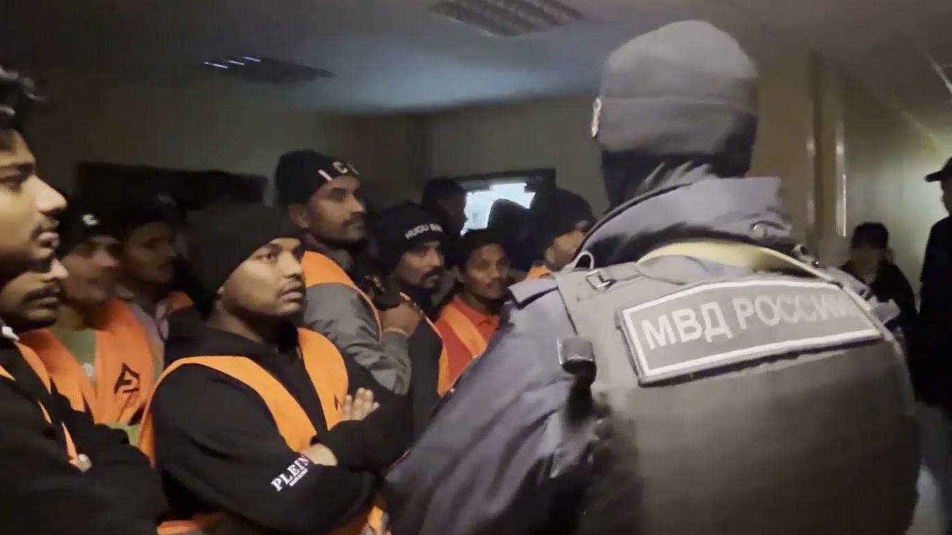 Задержание в Подмосковье 96 нелегальных мигрантов. Видео