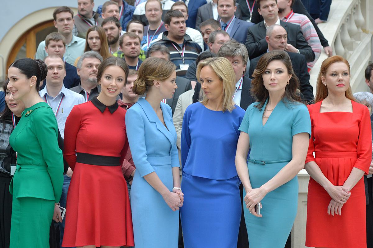 (Слева-направо): Наиля Аскер-заде, Ольга Паутова, Наталья Юрьева, Валерия Кораблева, Ольга Ушакова и Татьяна Ремезова