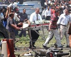 При взрыве  в Джакарте погибли 8 человек, 160 ранены