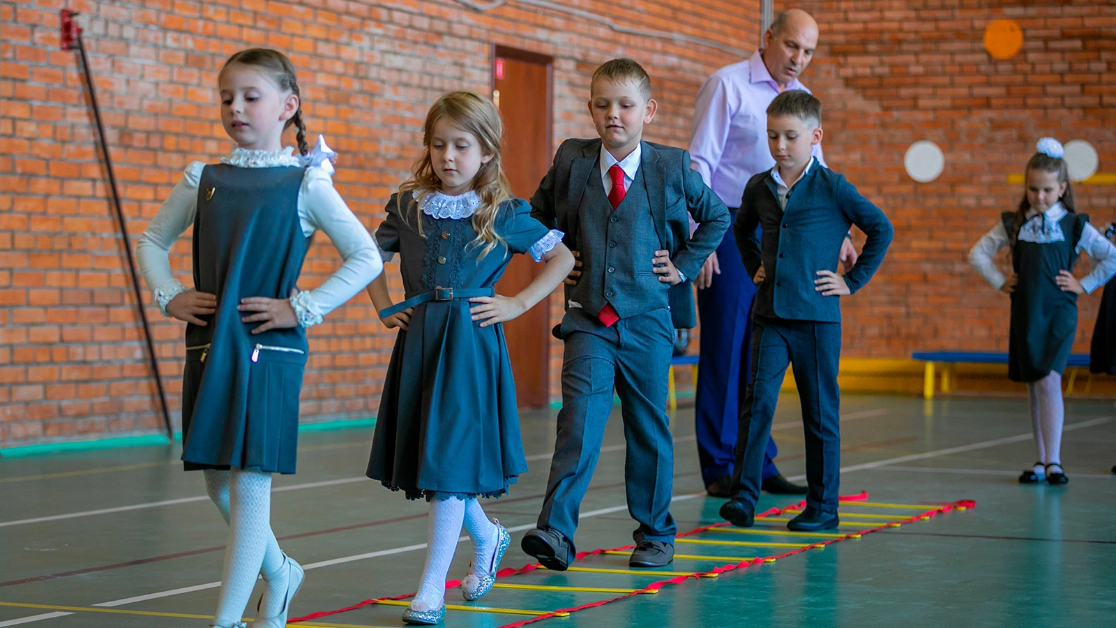 В Госдуме предложили внедрить зарядку в школах перед первым уроком