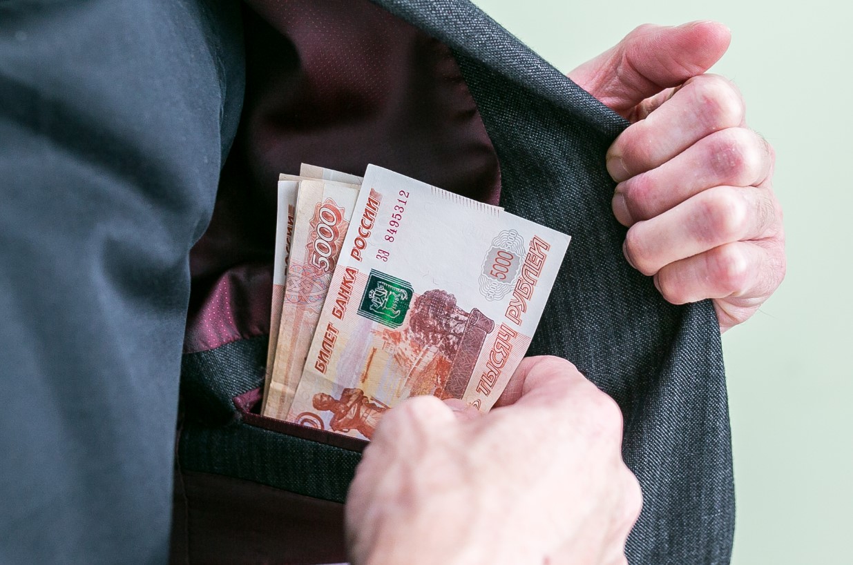 Тюменский чиновник осужден за взятку