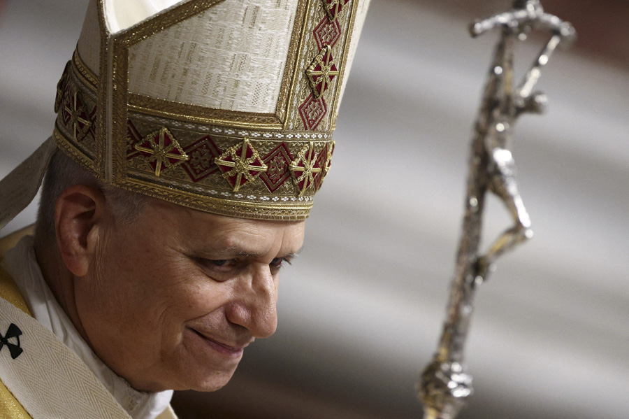 Папа римский Лев XIV после службы в Соборе Святого Петра в Ватикане.